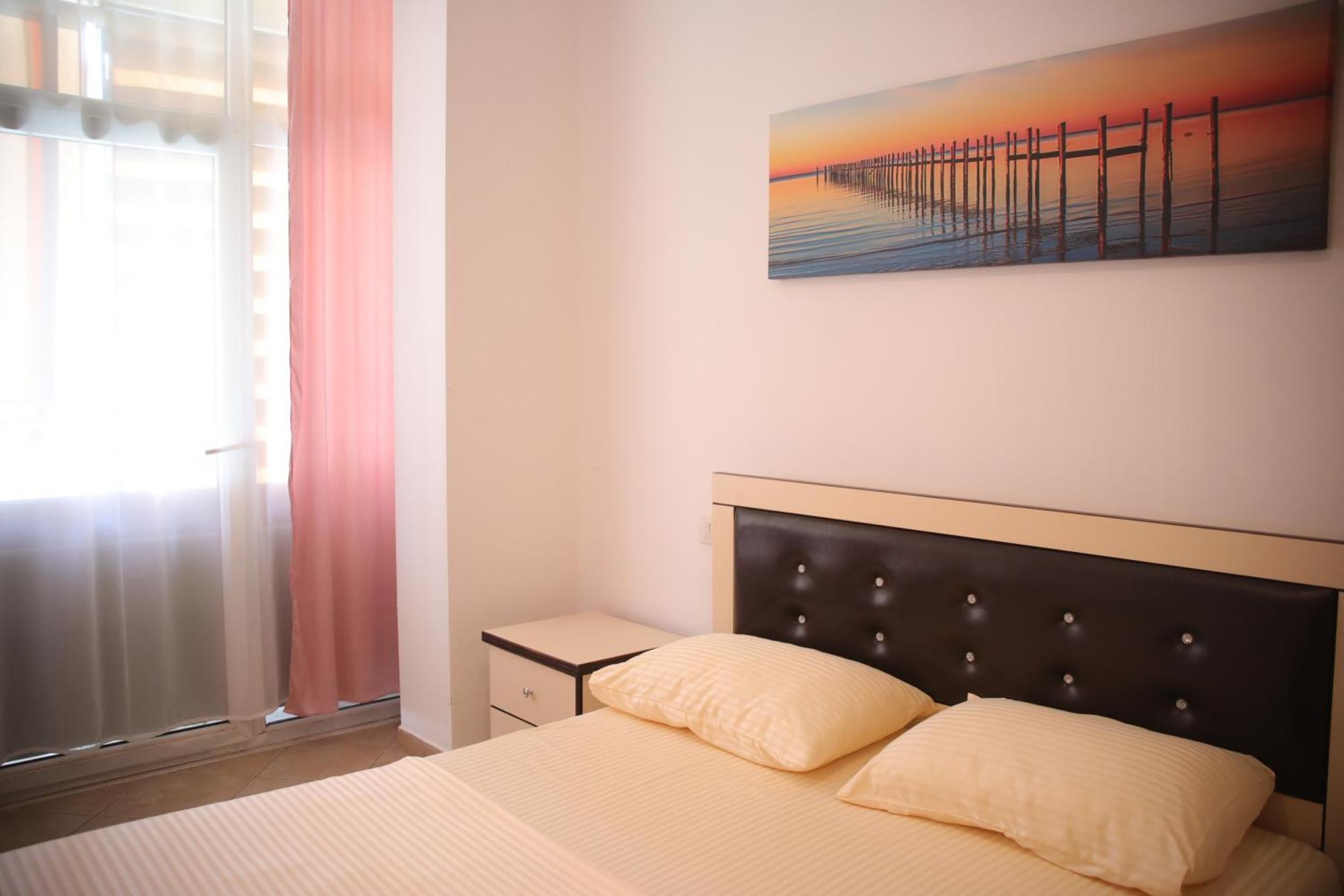 Pleasant Apartment With Free Dedicated Parking In Komuna E Parisit Tirana Exterior photo